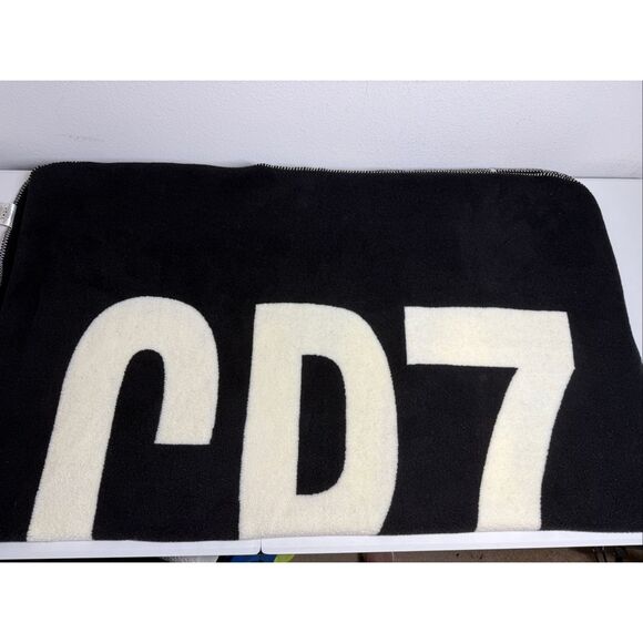 Elite Team Cristiano Ronaldo 7 Fleece Blanket Black Cream Made in USA 49” X 58” - Picture 6 of 9